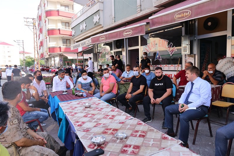 Vali Sarıibrahim, vatandaşlarla bayramlaştı