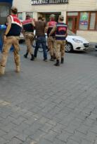 Bitlis te göçmen kaçakçılığı yapan 2 şüpheli suçüstü yakalandı