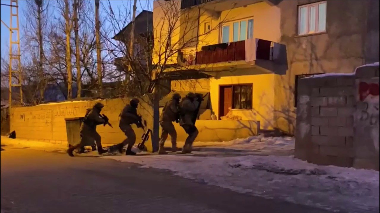 Van merkezli 3 ilde PKK operasyonu: 13 gözaltı