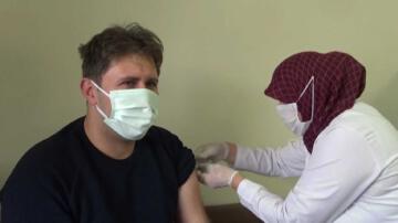Iğdır’da korona virüs aşısı sağlık çalışanlarına uygulandı