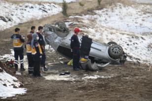 Elazığ’da otomobil takla attı: 1 ölü, 1 yaralı