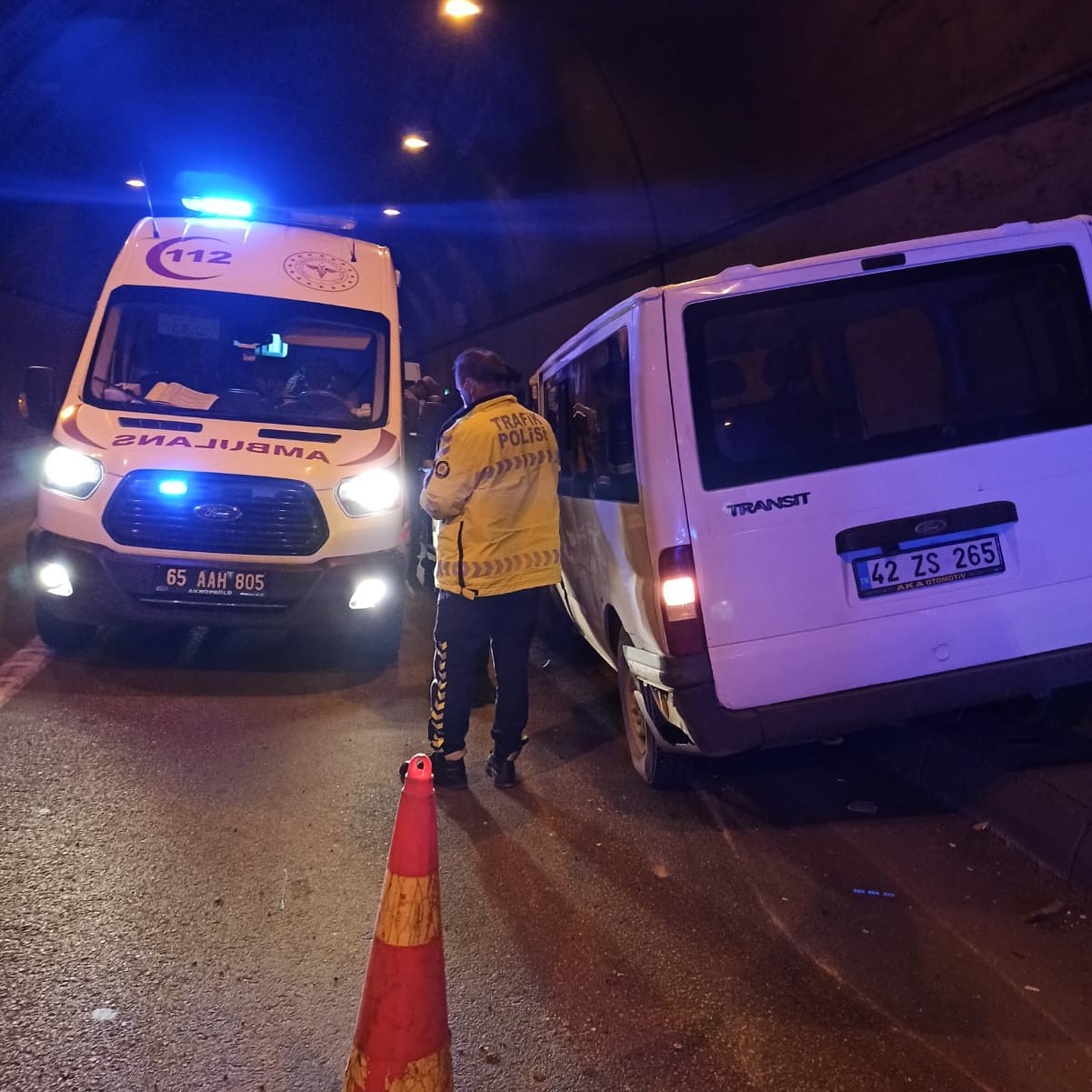 Van-Bitlis tünelinde kaza: 2 yaralı